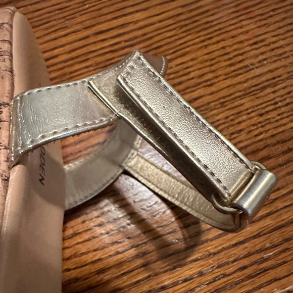 Steve Madden Metallic Butterfly Sandals - Picture 9 of 9